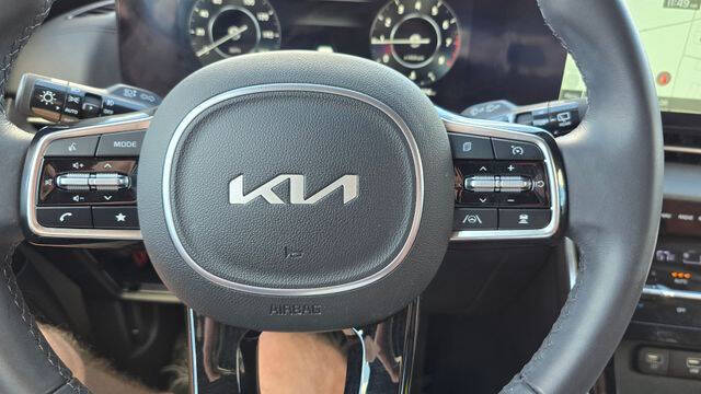 2024 Kia Carnival SX