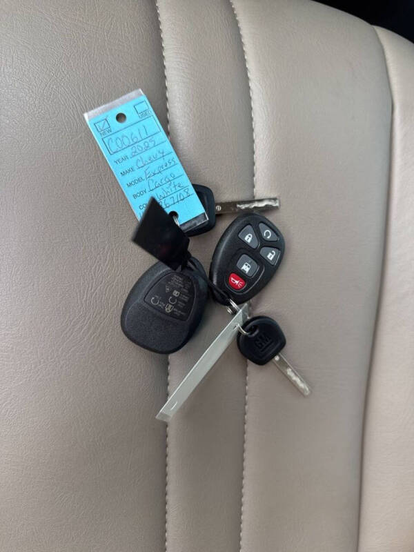 2025 Chevrolet Express 2500