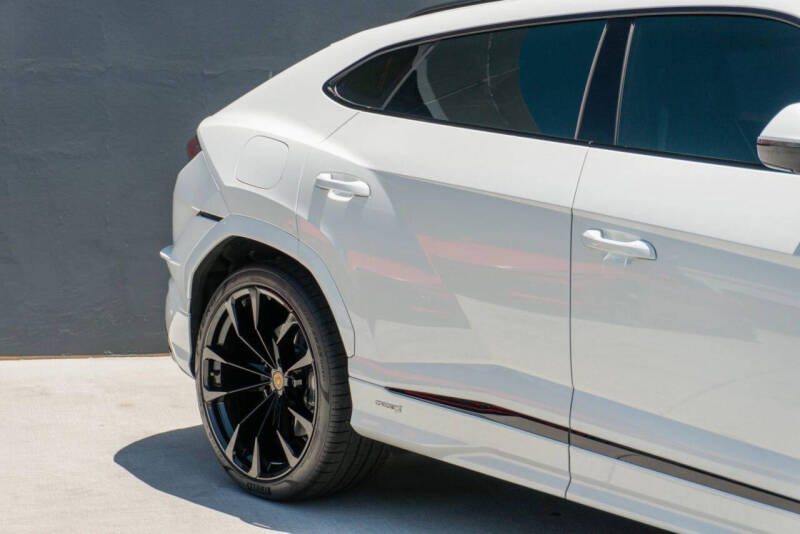 2023 Lamborghini Urus S