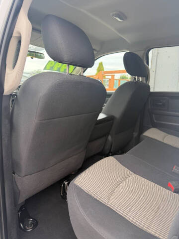 2012 RAM 1500 ST