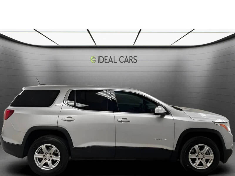 2017 GMC Acadia SLE-1