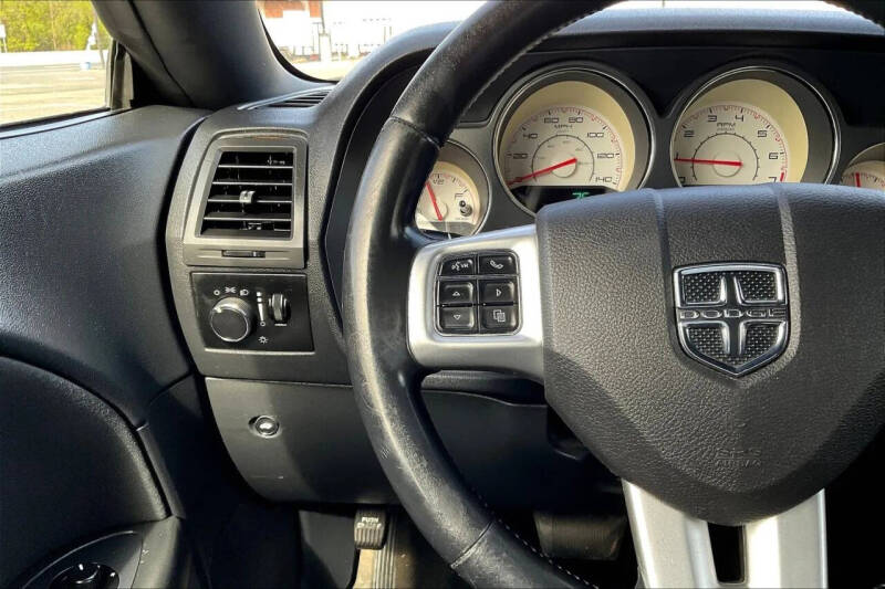 2012 Dodge Challenger SXT