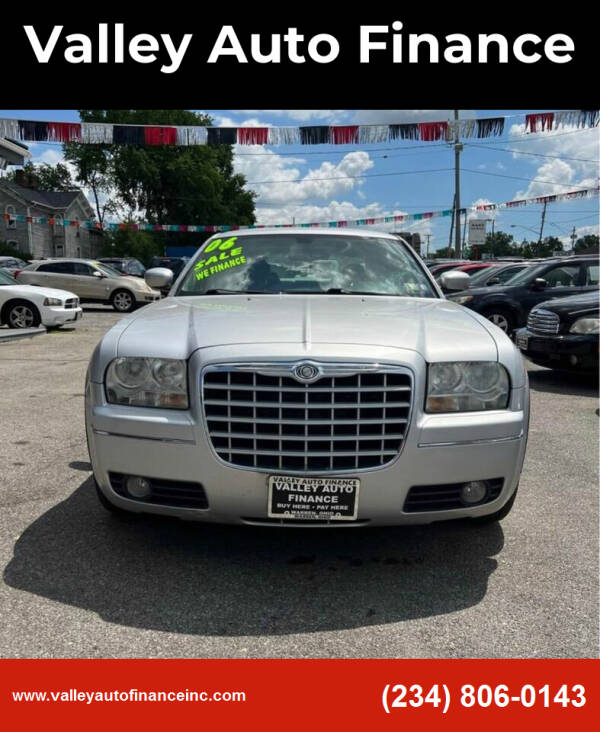 2006 Chrysler 300 for sale at Valley Auto Finance in Warren OH