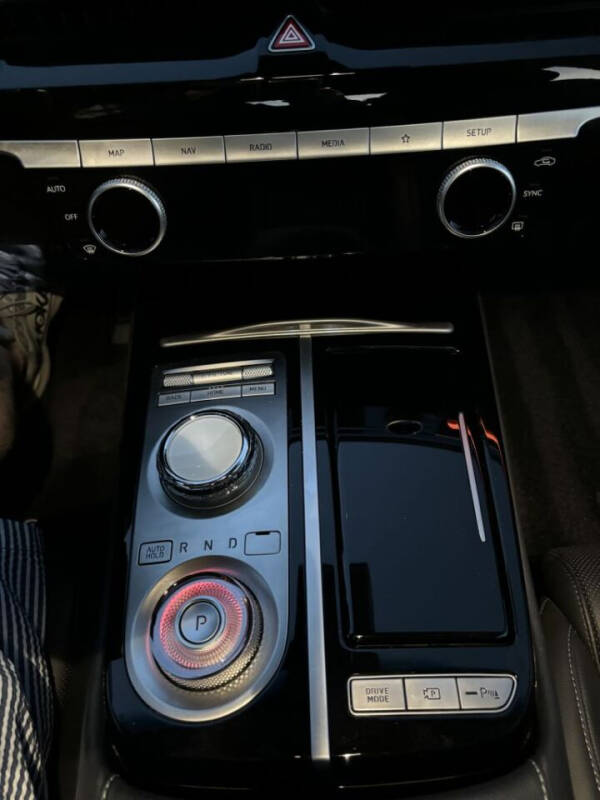 2023 Genesis G80