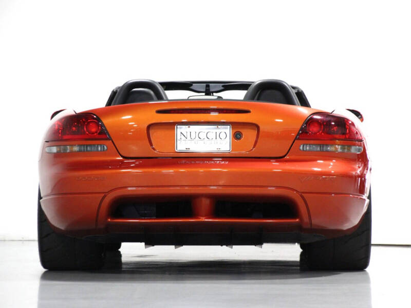 2005 Dodge Viper SRT-10