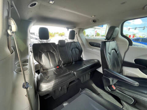 2020 Chrysler Voyager LXi