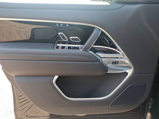 2025 Land Rover Range Rover P530 SE