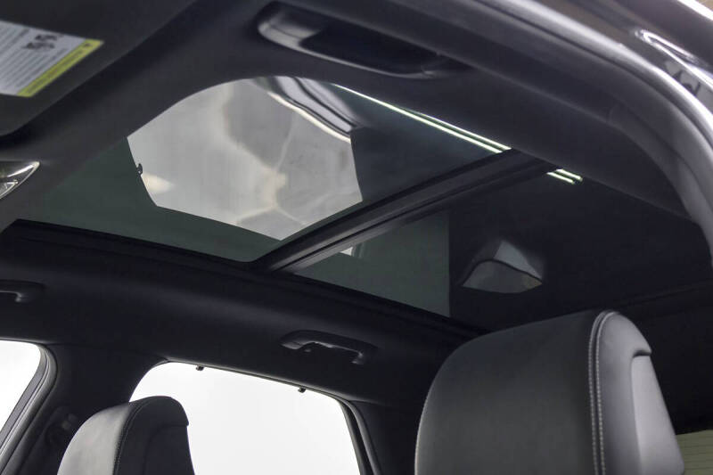 2022 Genesis GV70 2.5T Standard