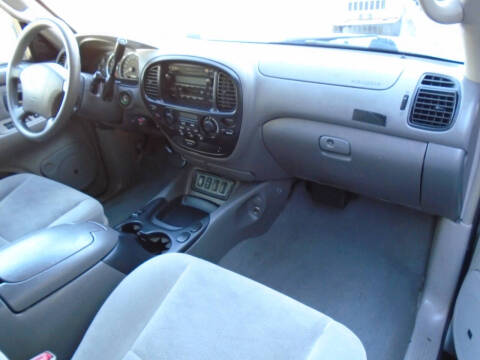 2005 Toyota Sequoia SR5