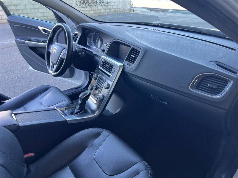 2016 Volvo V60 T5 Drive-E Premier