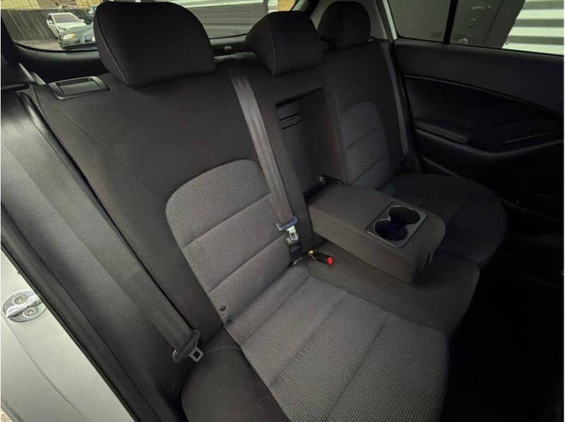 2017 Kia Forte5 LX