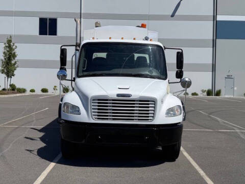 2011 Freightliner M2 106