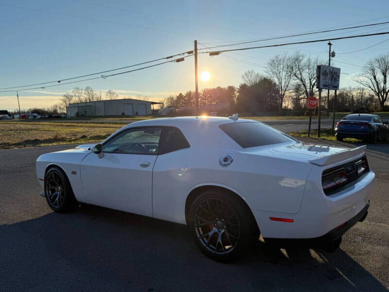 2016 Dodge Challenger SRT 392