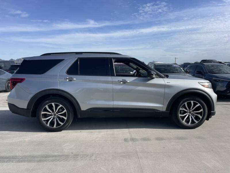 2023 Ford Explorer ST-Line