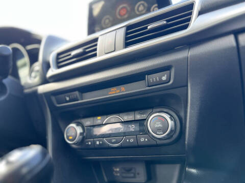 2017 Mazda MAZDA3 Touring