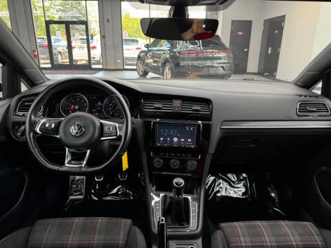 2021 Volkswagen Golf GTI S