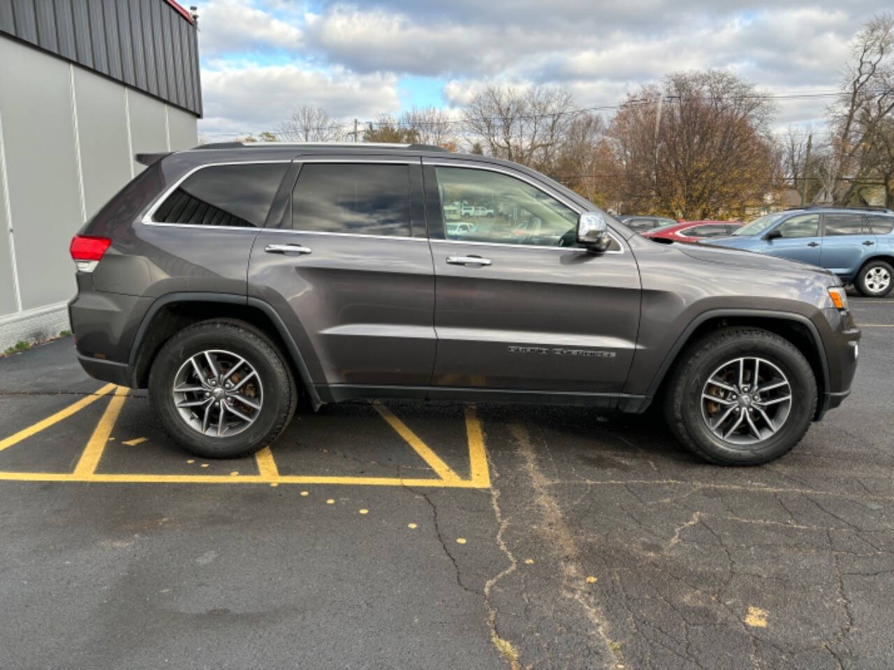 2017 Jeep Grand Cherokee for sale at Carventure in Lansing, MI