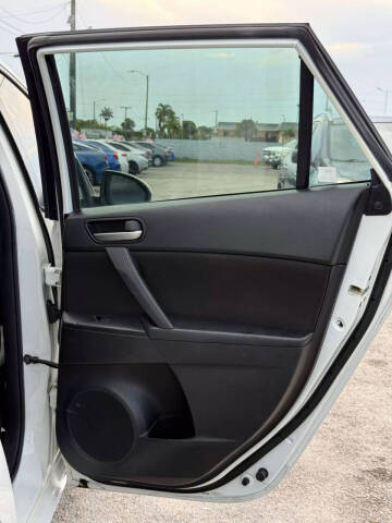 2013 Mazda MAZDA3 i Touring