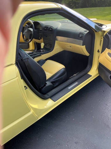2002 Ford Thunderbird Deluxe