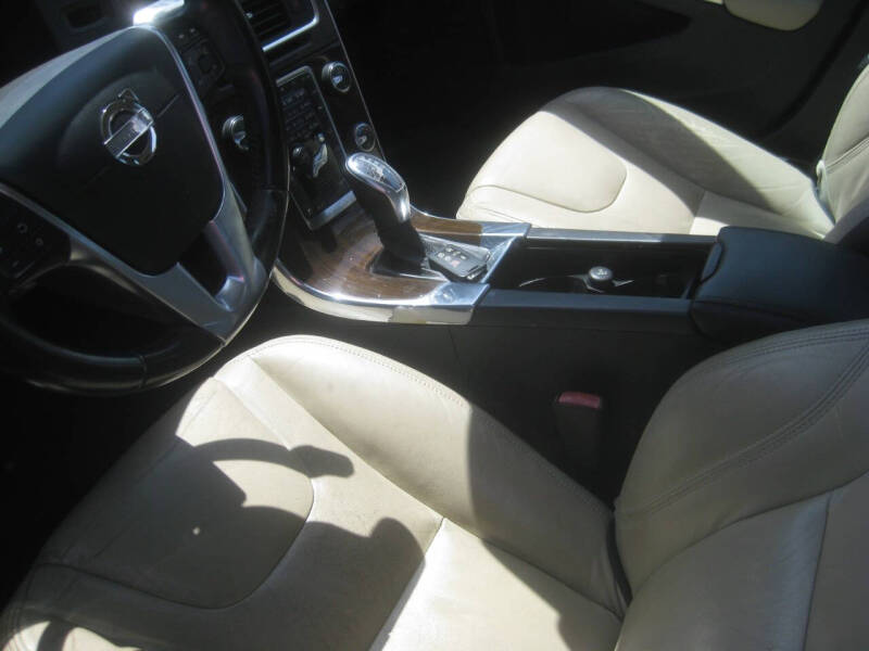 2013 Volvo S60 T5 Platinum