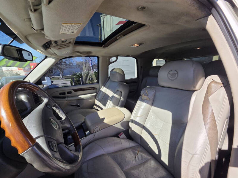 2004 Cadillac Escalade
