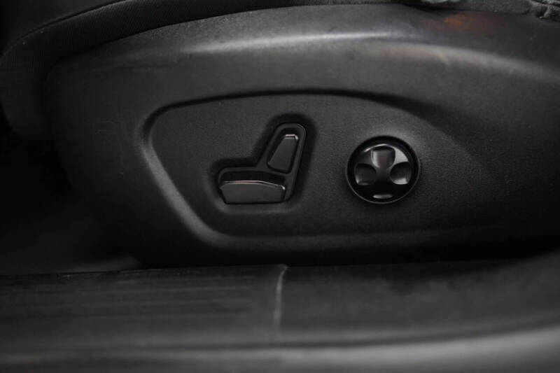 2017 Chrysler 200 Limited Platinum