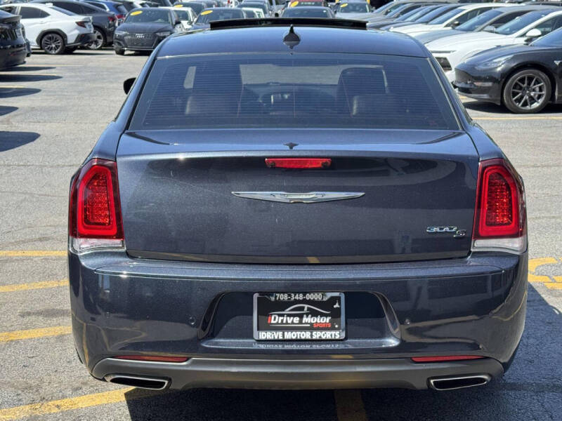 2018 Chrysler 300 S