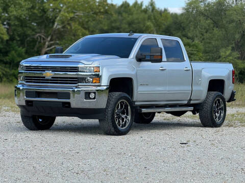 2017 Chevrolet Silverado 2500HD for sale at OVERDRIVE AUTO SALES, LLC. in Clarksville IN