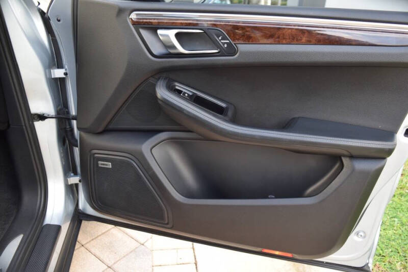 2016 Porsche Macan S