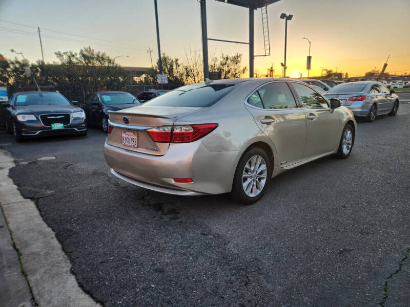 2013 Lexus ES 300h
