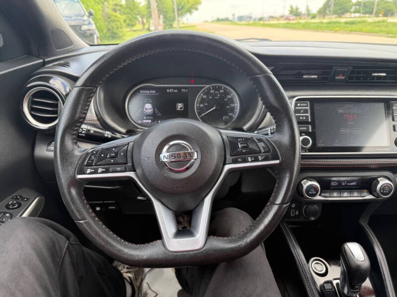 2019 Nissan Kicks SR