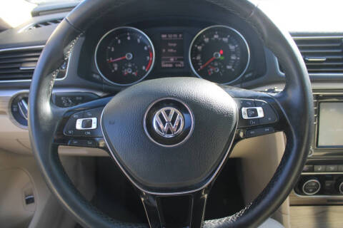 2017 Volkswagen Passat 1.8T SE