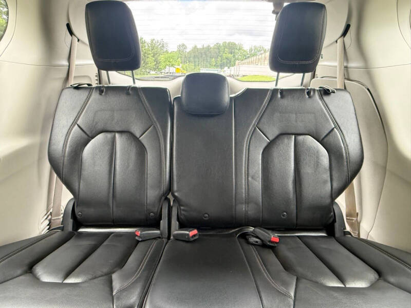2017 Chrysler Pacifica Touring-L
