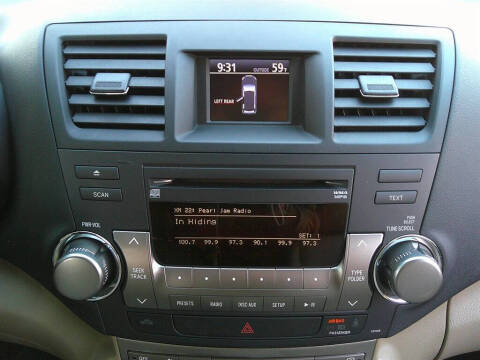 2012 Toyota Highlander SE