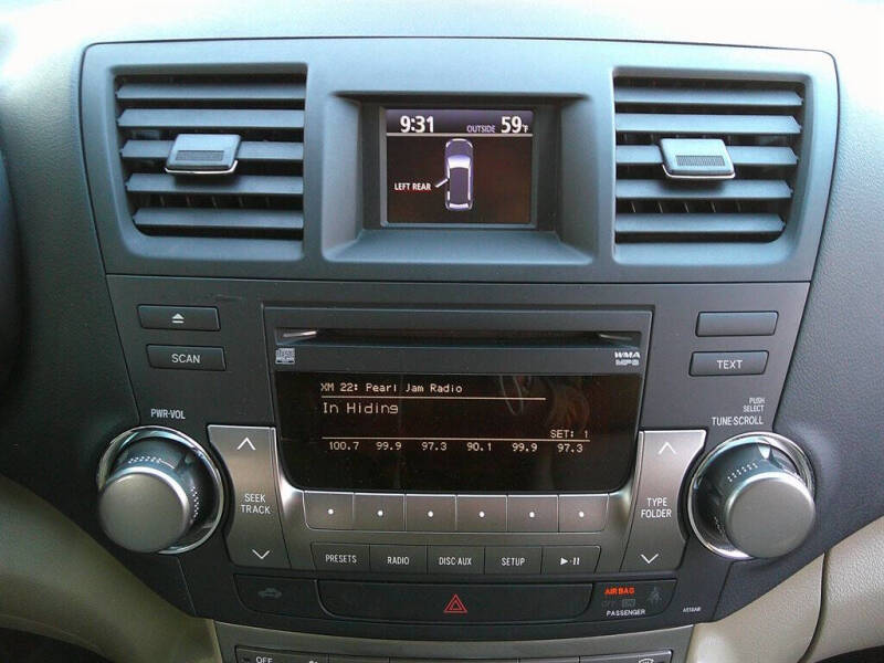 2012 Toyota Highlander SE