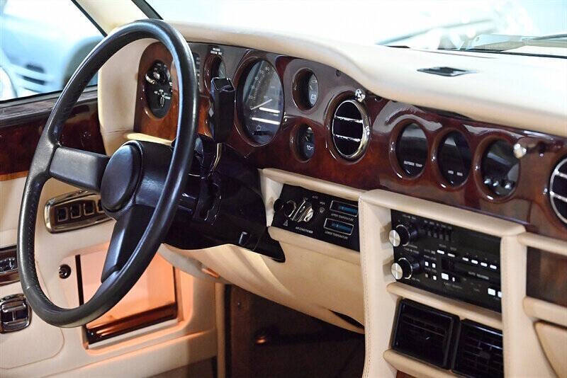 1986 Rolls-Royce Corniche 7