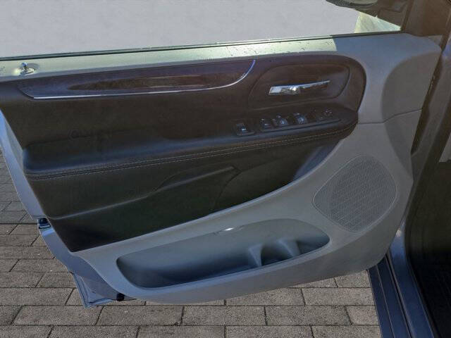 2015 Chrysler Town and Country Touring