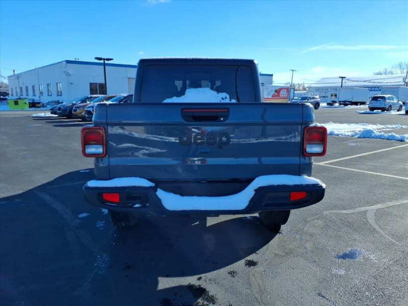 2024 Jeep Gladiator Sport