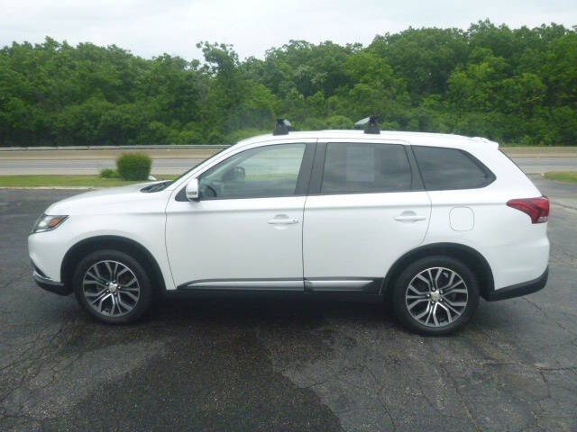 2016 Mitsubishi Outlander SE
