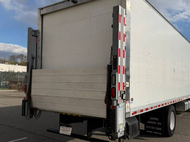 2020 Freightliner M2 106