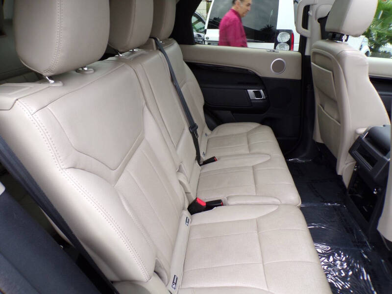 2020 Land Rover Discovery SE