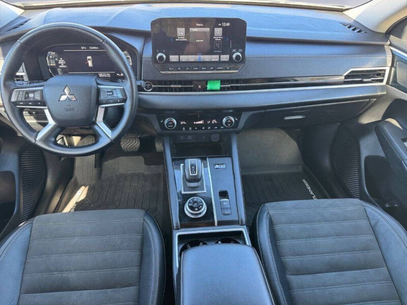 2023 Mitsubishi Outlander PHEV SE