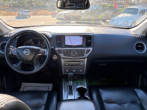 2018 Nissan Pathfinder SL