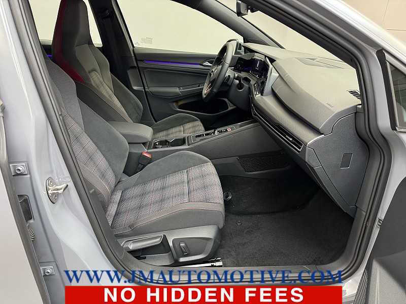 2022 Volkswagen Golf GTI SE