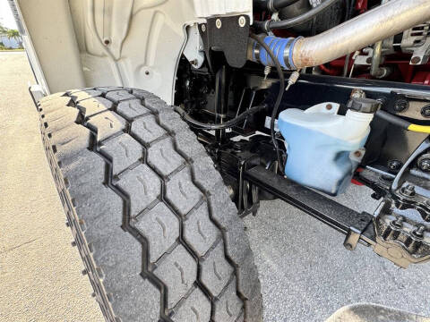 2017 Freightliner M2 106