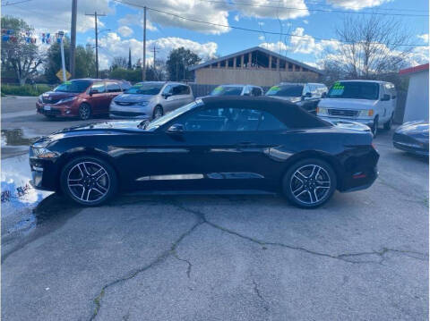 2022 Ford Mustang for sale at Dealers Choice Inc in Farmersville CA