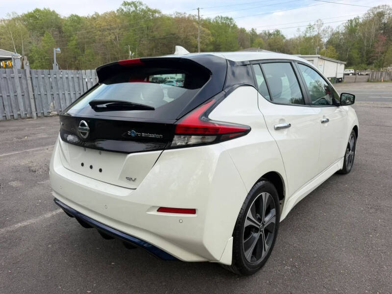 2022 Nissan LEAF SV