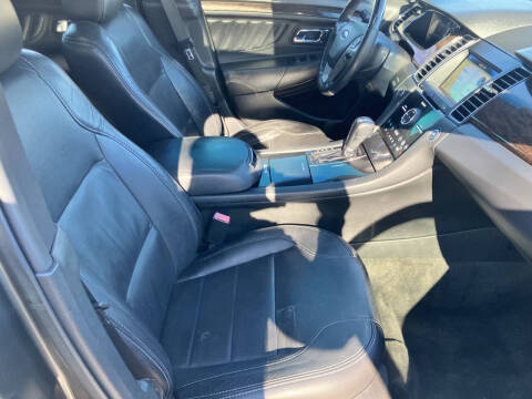 2017 Ford Taurus Limited