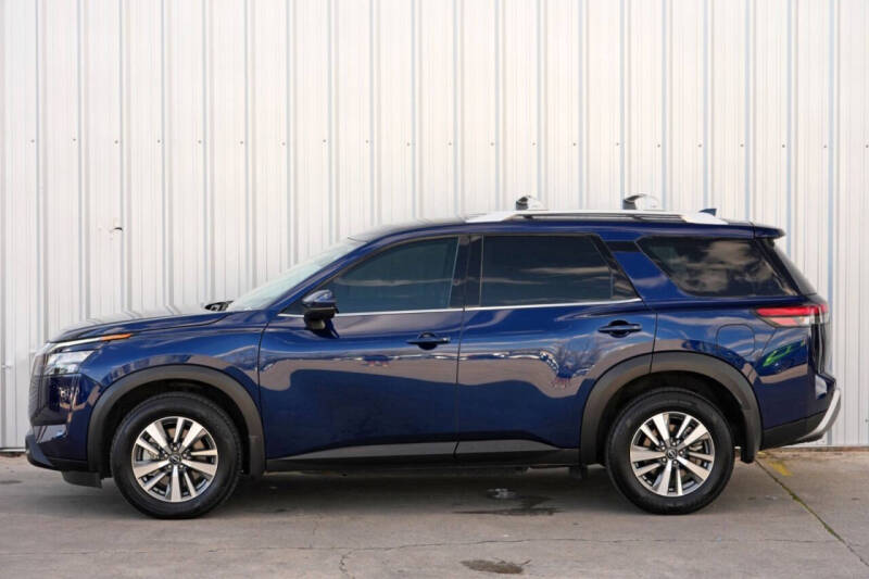 2025 Nissan Pathfinder SL