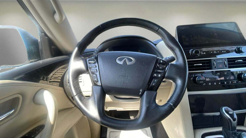 2022 Infiniti QX80 Luxe